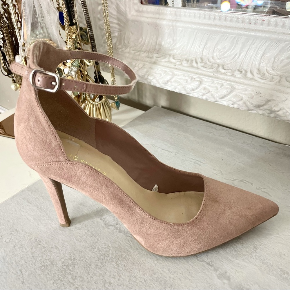Marc Fisher Neptuna blush suede pumps
